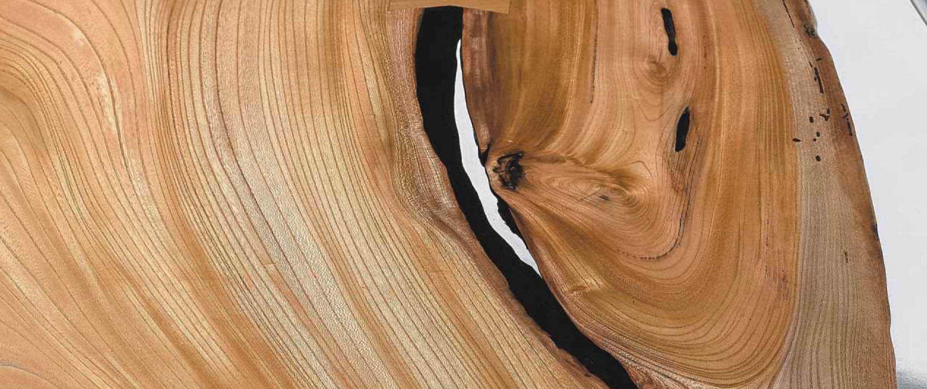 Mesa de comedor extragrande de madera con borde natural